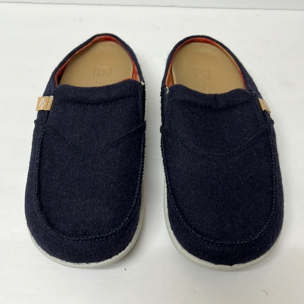 SPENCO women’s Siesta urban slide mules. Color navy